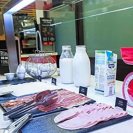 Ibis Costa Brava 2* Girona